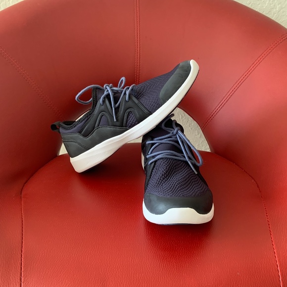 vionic sky storm sneakers